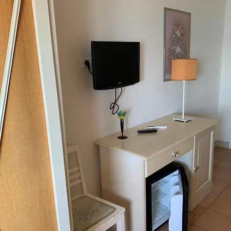 Dimora Di Mare Bed & Breakfast 3*